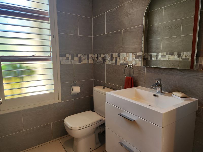 Secure, Estate Living! - Photo 9