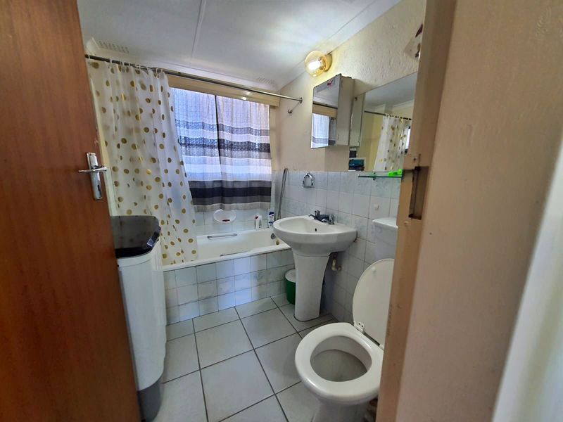 1 Bedroom Investment Property - Photo 8