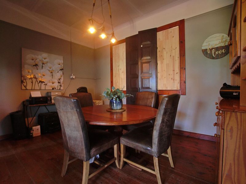 Exceptional Investment Opportunity – Modern 3-Bedroom Home with 3 Flats - Photo 7