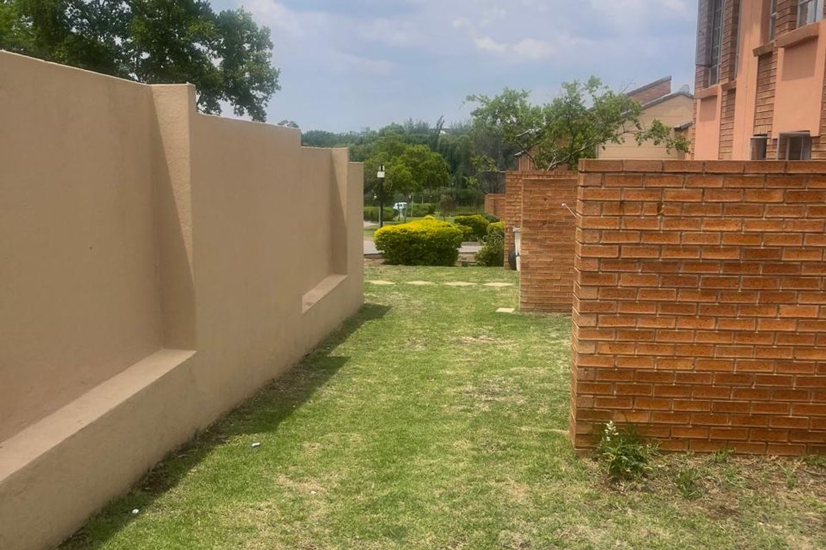 2 bed and 1 bath Ground Floor unit - Photo 5