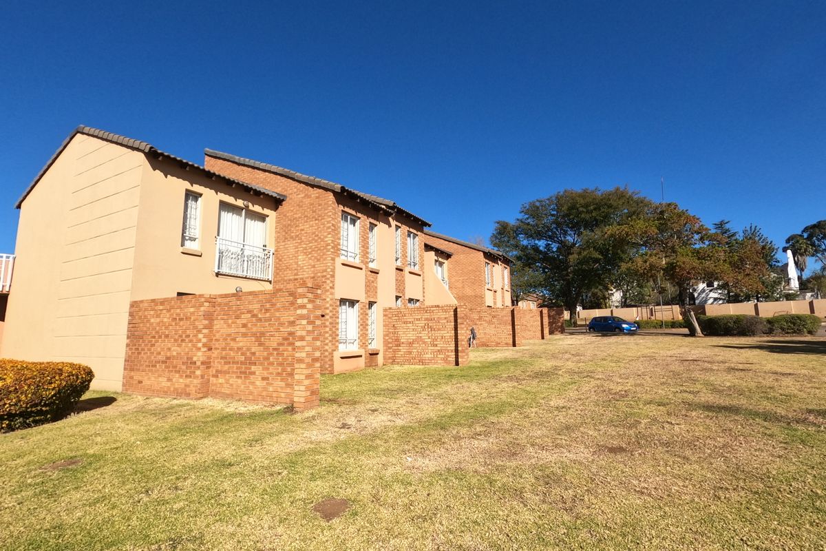2 bed and 1 bath Ground Floor unit - Photo 4