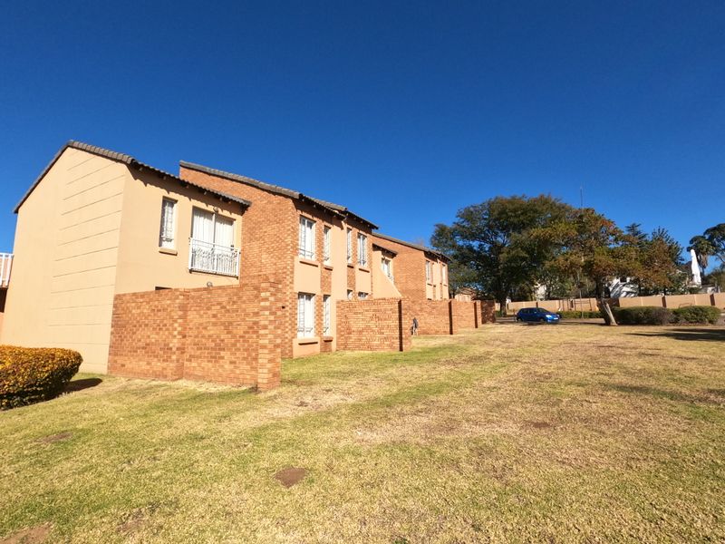 2 bed and 1 bath Ground Floor unit - Photo 4