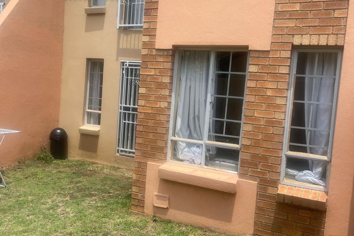 2 bed and 1 bath Ground Floor unit - Photo 5