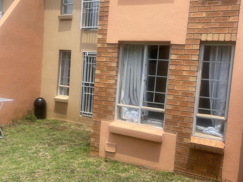 2 bed and 1 bath Ground Floor unit - Photo 5