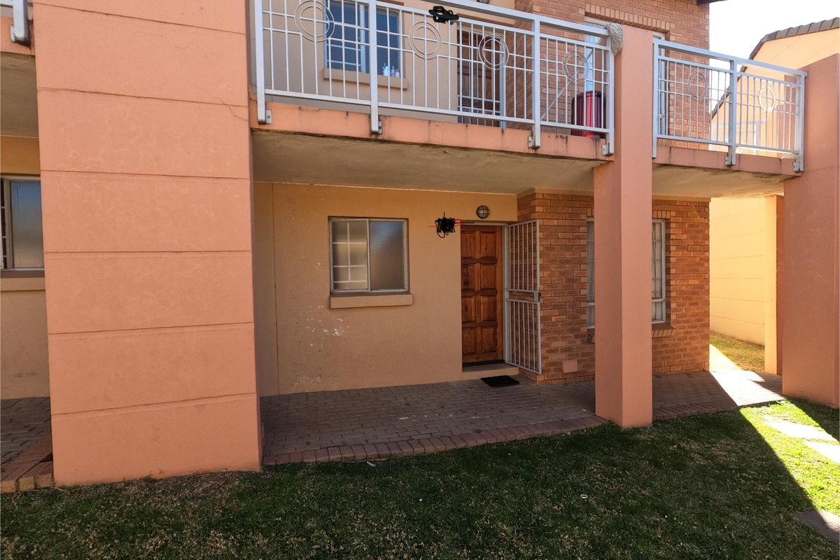 2 bed and 1 bath Ground Floor unit - Photo 2