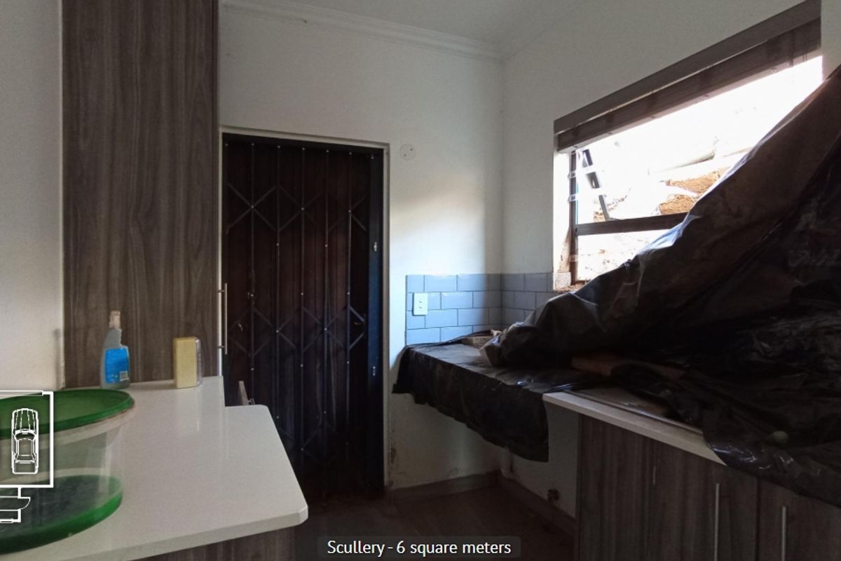 Spacious 4-Bedroom Home on 2.56ha Stand – Full Renovation Project with Huge Potential - Photo 5