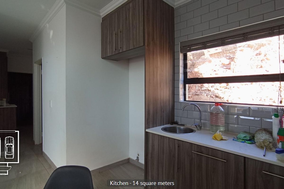 Spacious 4-Bedroom Home on 2.56ha Stand – Full Renovation Project with Huge Potential - Photo 4