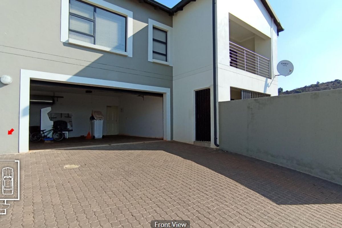Spacious 4-Bedroom Home on 2.56ha Stand – Full Renovation Project with Huge Potential - Photo 2