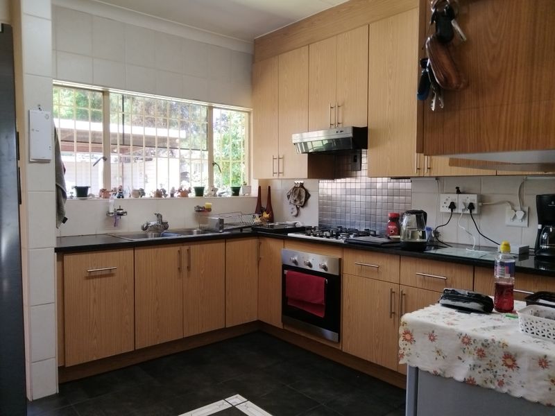 Charming Family Home in the Heart of Vanderbijlpark SE 7 - Photo 10