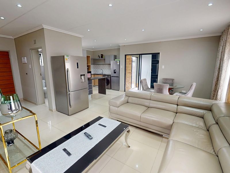 4 Bedroom House in Capital View Security Estate - Photo 4