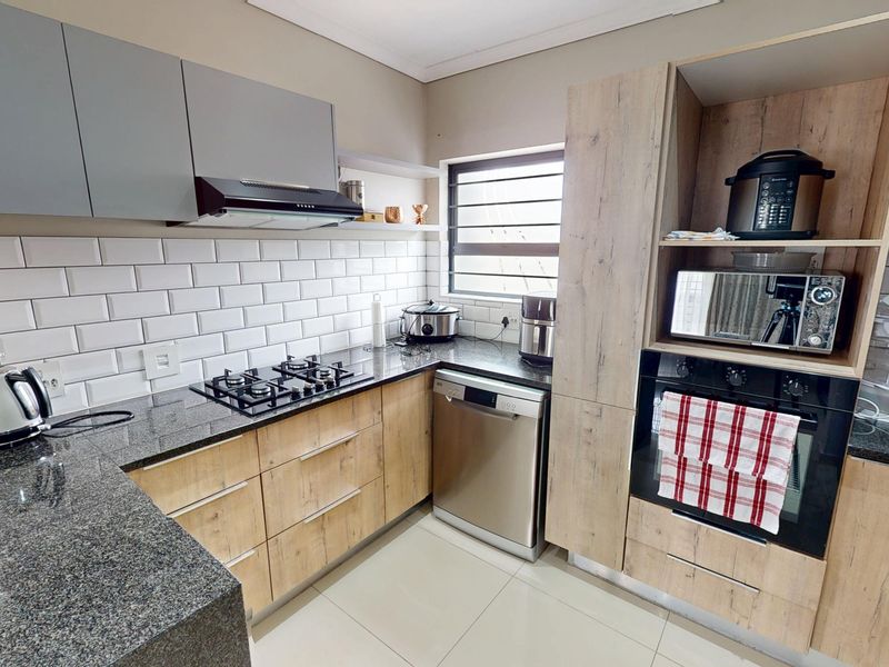 4 Bedroom House in Capital View Security Estate - Photo 6