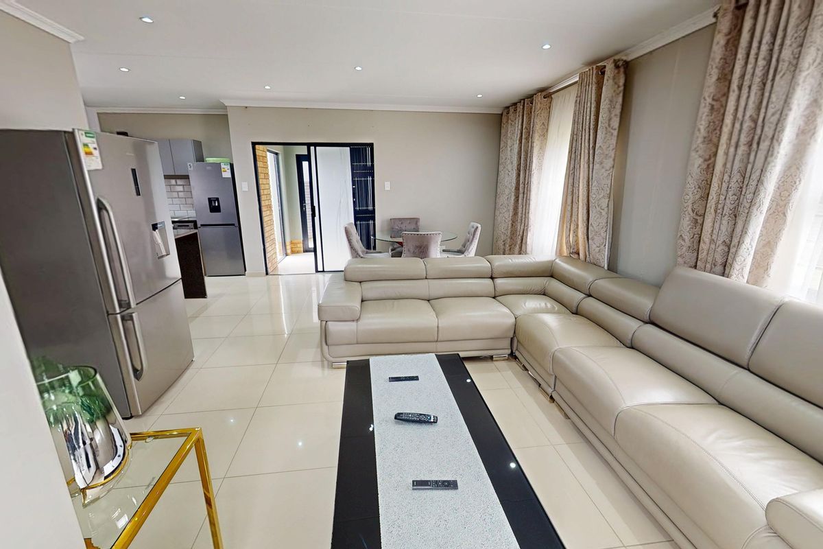 4 Bedroom House in Capital View Security Estate - Photo 5