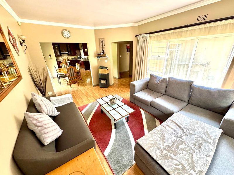 Spacious Family Home with Two Flats in Prime Trichardt Location - Photo 9