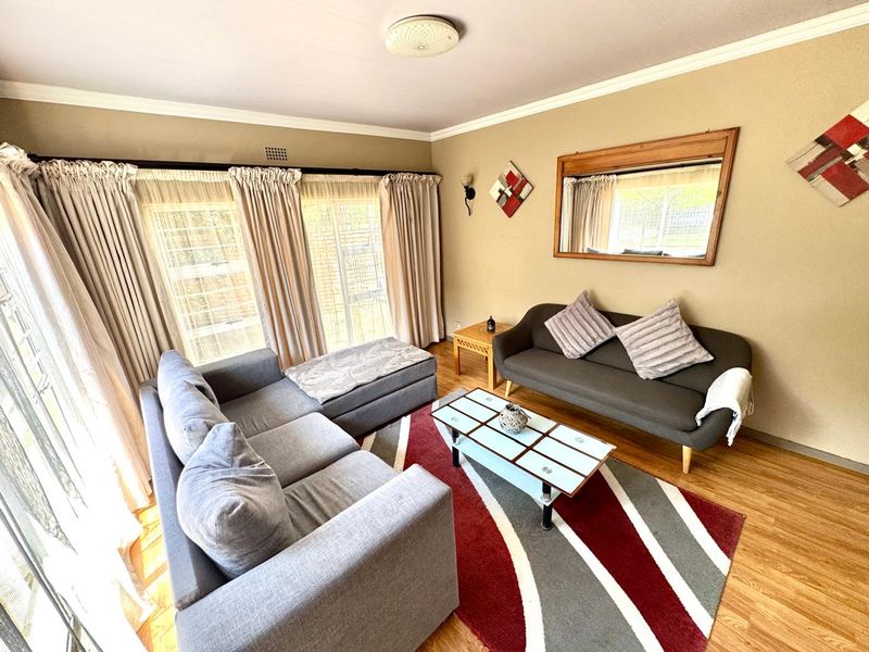 Spacious Family Home with Two Flats in Prime Trichardt Location - Photo 8