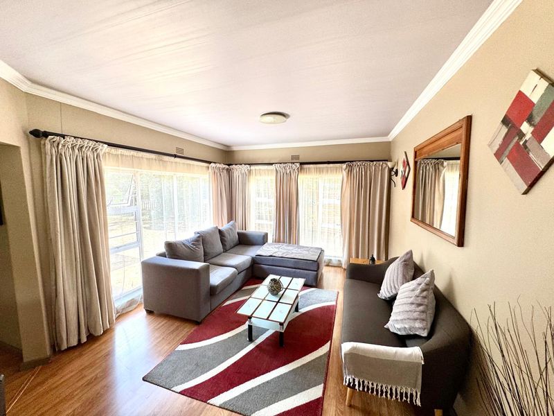 Spacious Family Home with Two Flats in Prime Trichardt Location - Photo 7