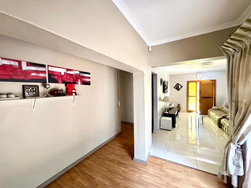 Spacious Family Home with Two Flats in Prime Trichardt Location - Photo 5