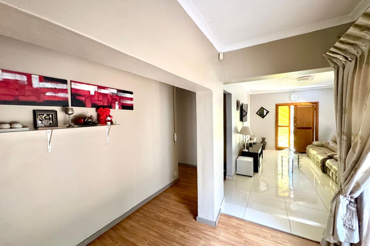 Spacious Family Home with Two Flats in Prime Trichardt Location - Photo 5