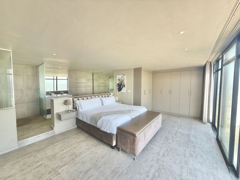 Luxury 4-Bedroom Penthouse for Sale in Aquarius Blouberg Beachfront - Photo 5