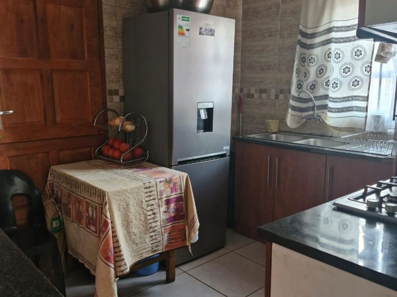 House For Sale In Akasia - Photo 9