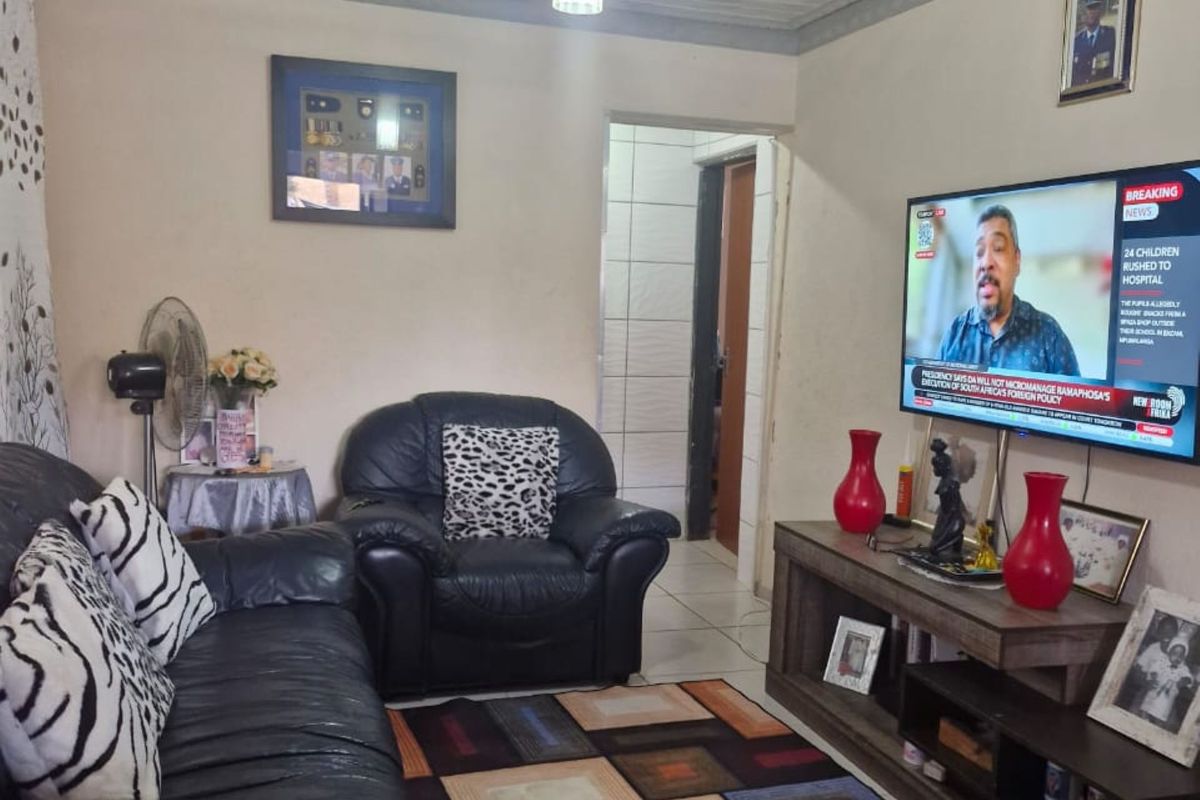 House For Sale In Akasia - Photo 2