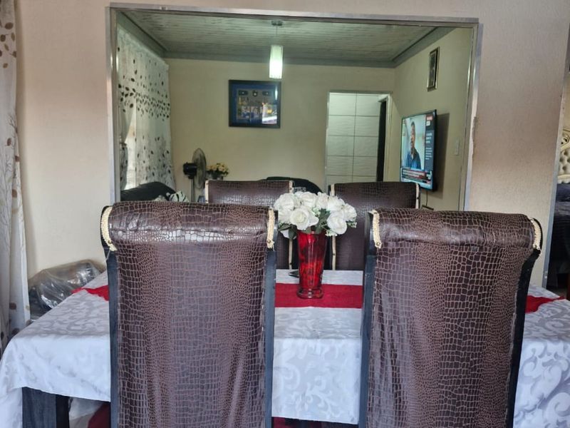 House For Sale In Akasia - Photo 5