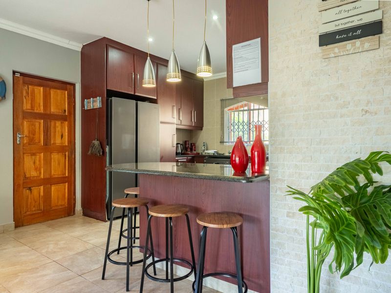 Holiday home or relocate its a choice - Photo 10