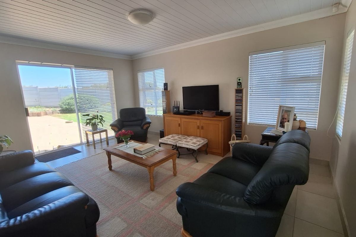 Gem in Stilbaai with Stunning Farm Views - Photo 4