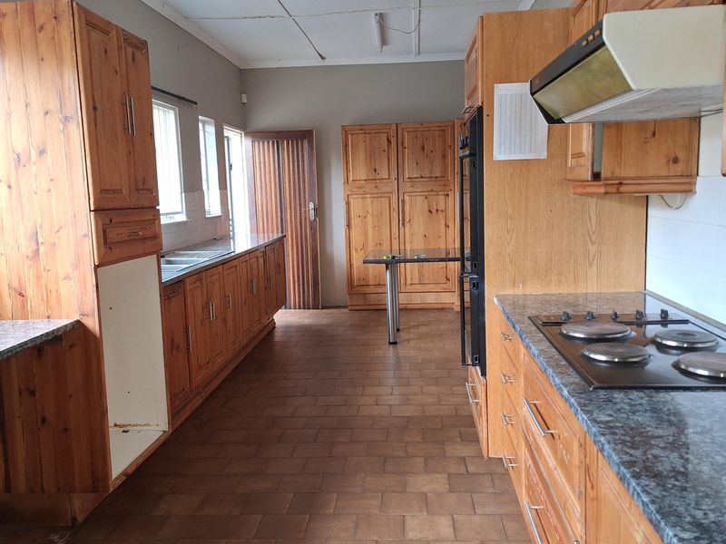 House with wonderfull entertainment area for sale - Photo 10