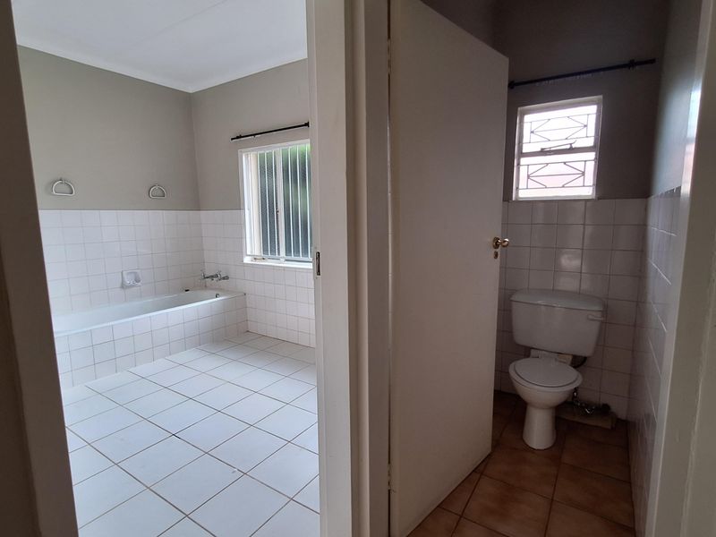 House with wonderfull entertainment area for sale - Photo 6