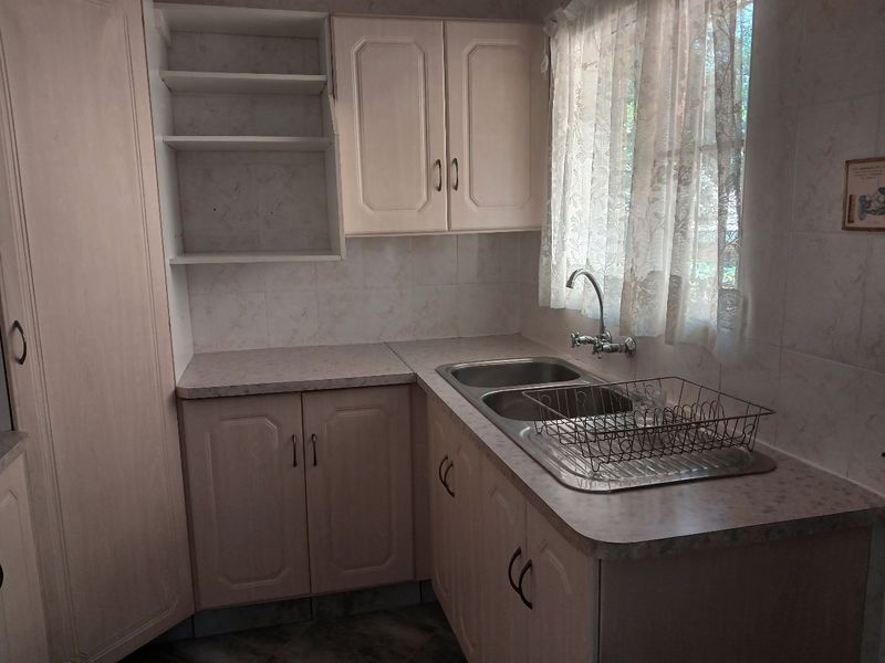 Modern Elegance Meets Effortless Living - Photo 5