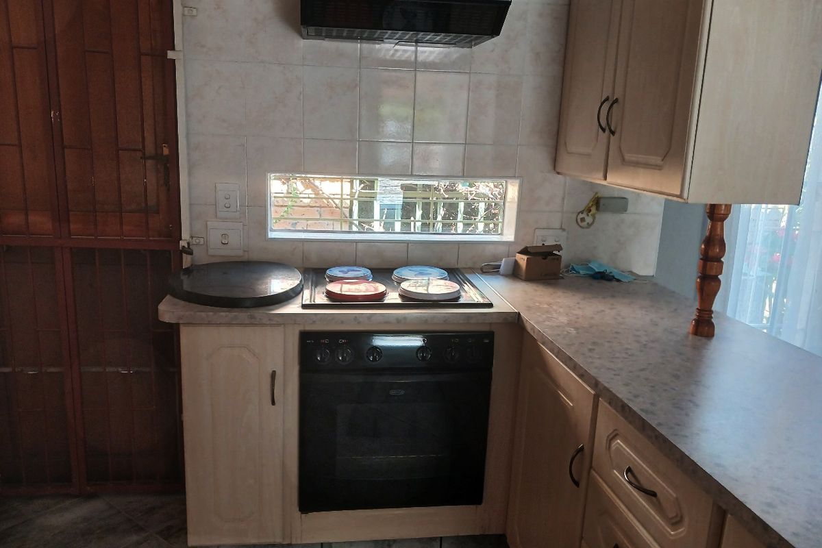 Modern Elegance Meets Effortless Living - Photo 3