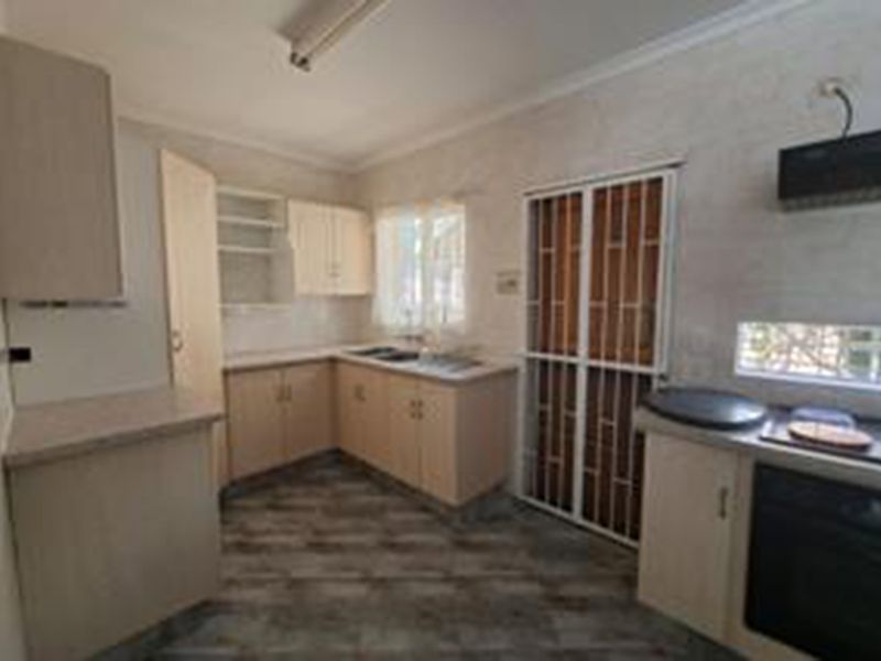 Modern Elegance Meets Effortless Living - Photo 4