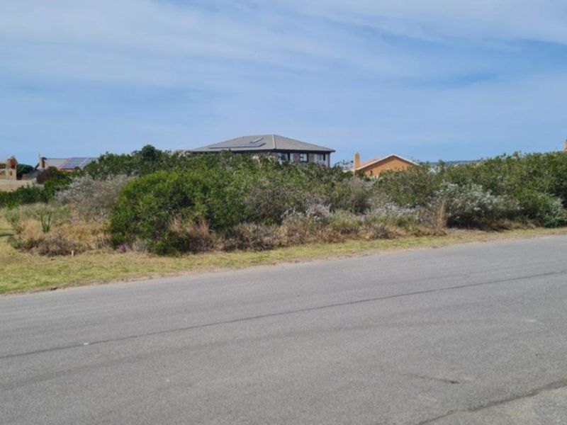 Prime 733m2 Level Stand: Walk to the Beach & Golf Course! - Photo 3