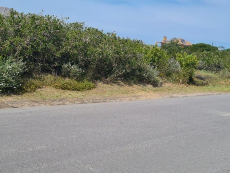 Prime 733m2 Level Stand: Walk to the Beach & Golf Course! - Photo 7