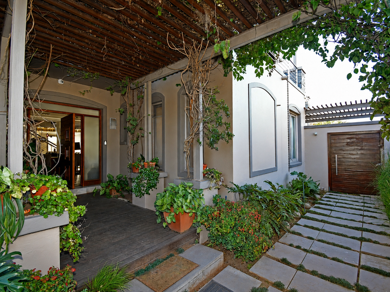 A Rare Fusion of Beauty, Innovation & Self-Sufficiency in Prestigious Gary Player Golf Estate Living - Photo 1