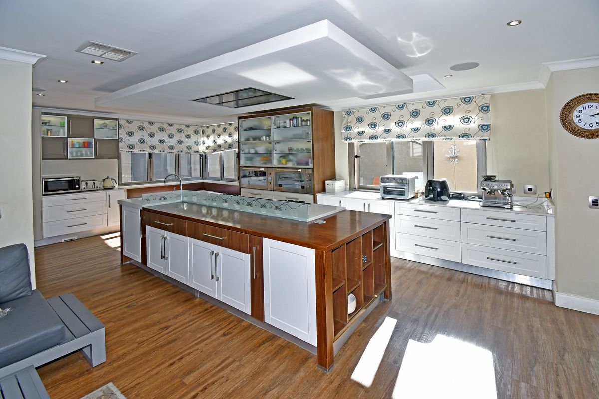 A Rare Fusion of Beauty, Innovation & Self-Sufficiency in Prestigious Gary Player Golf Estate Living - Photo 4