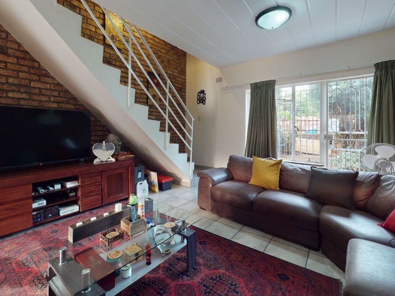 Live Luxury Auction! Bidding to Start From R799,000 !!! - Photo 6