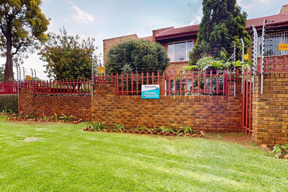 Live Luxury Auction! Bidding to Start From R799,000 !!! - Photo 4