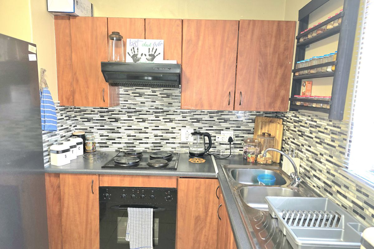 Ground Floor 2-Bedroom Apartment | Midview Gardens - Photo 2