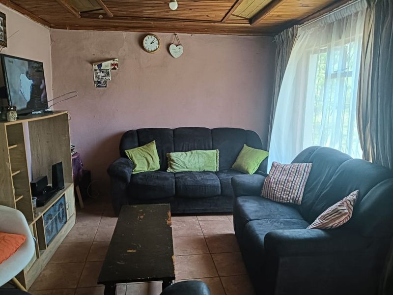 URGENT SALE  2 Bedroom Home in Mdantsane NU14 - Photo 7