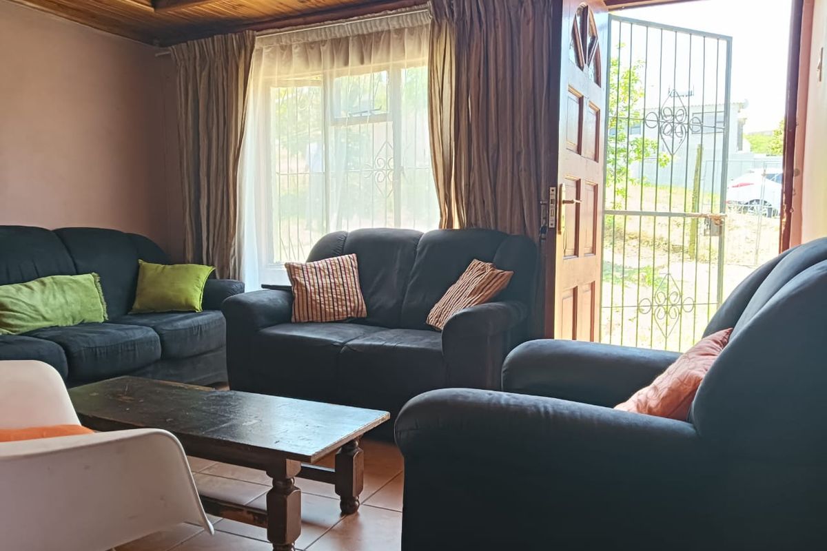 URGENT SALE  2 Bedroom Home in Mdantsane NU14 - Photo 5