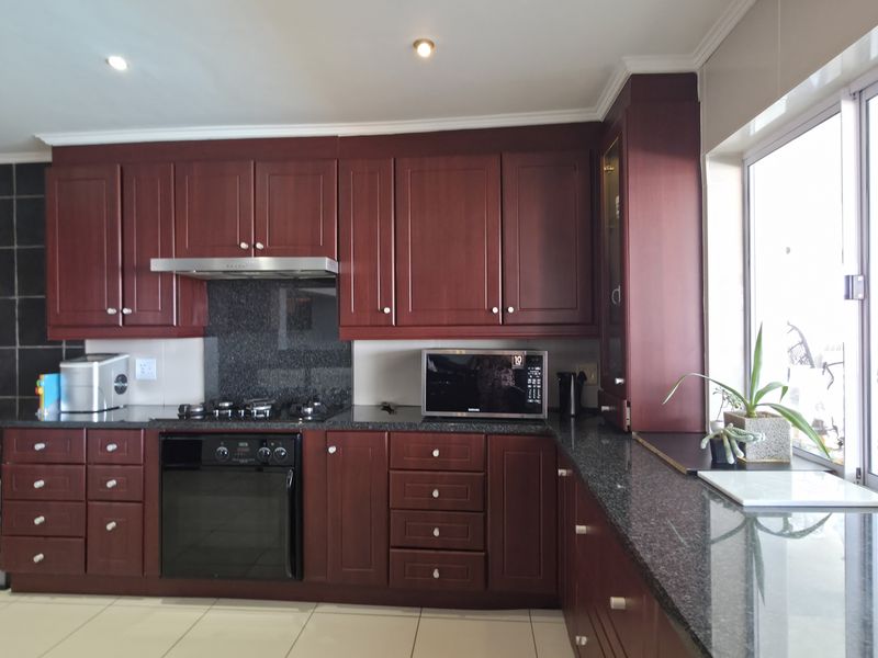 A Masterpiece of Coastal Luxury — Steps from the Beach - Photo 8