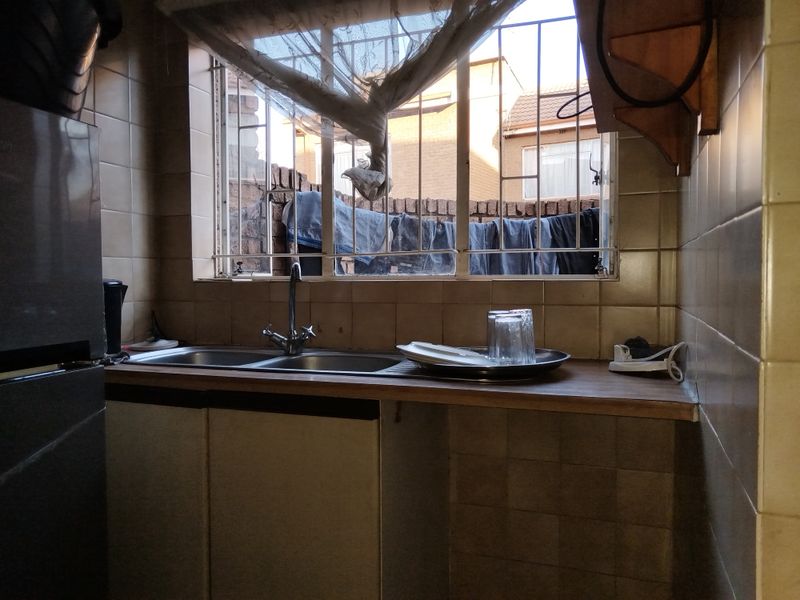 Welcome to your new home in the vibrant and bustling heart of Vereeniging Central! - Photo 10