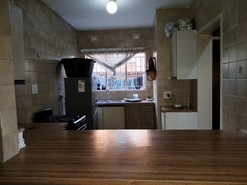 Welcome to your new home in the vibrant and bustling heart of Vereeniging Central! - Photo 7