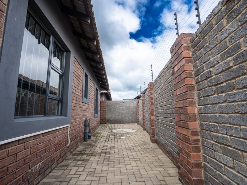 Modern Living in a Popular Area – Close to Schools, Shops & Everyday Convenience - Photo 7