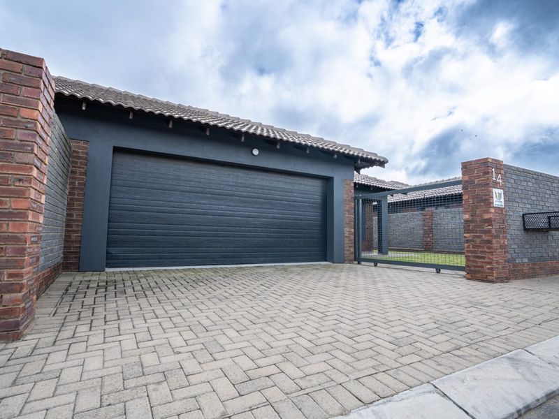Modern Living in a Popular Area – Close to Schools, Shops & Everyday Convenience - Photo 5