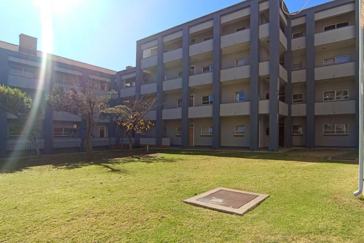 MAKE me an offer for this well located apartment - Photo 2