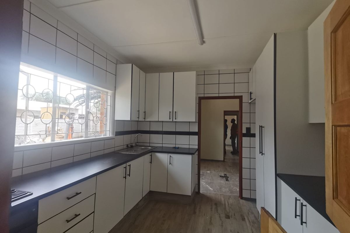 Charming Family Home in the Heart of Vanderbijlpark CW 2 – Your Dream Awaits! - Photo 5