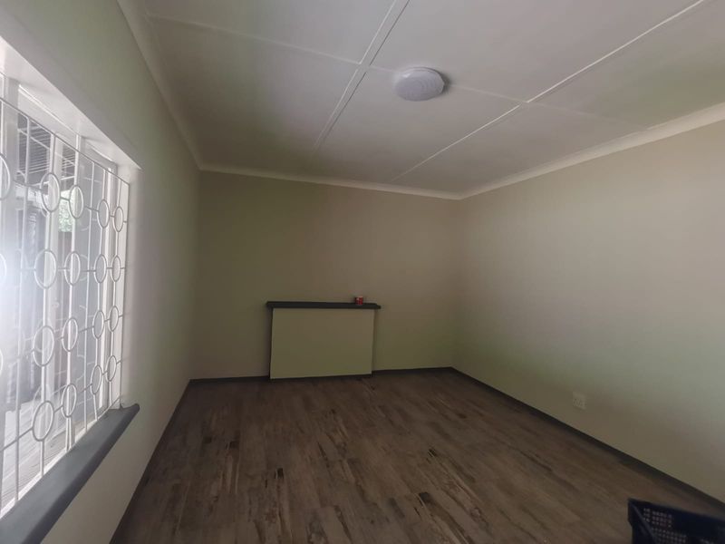 Charming Family Home in the Heart of Vanderbijlpark CW 2 – Your Dream Awaits! - Photo 10