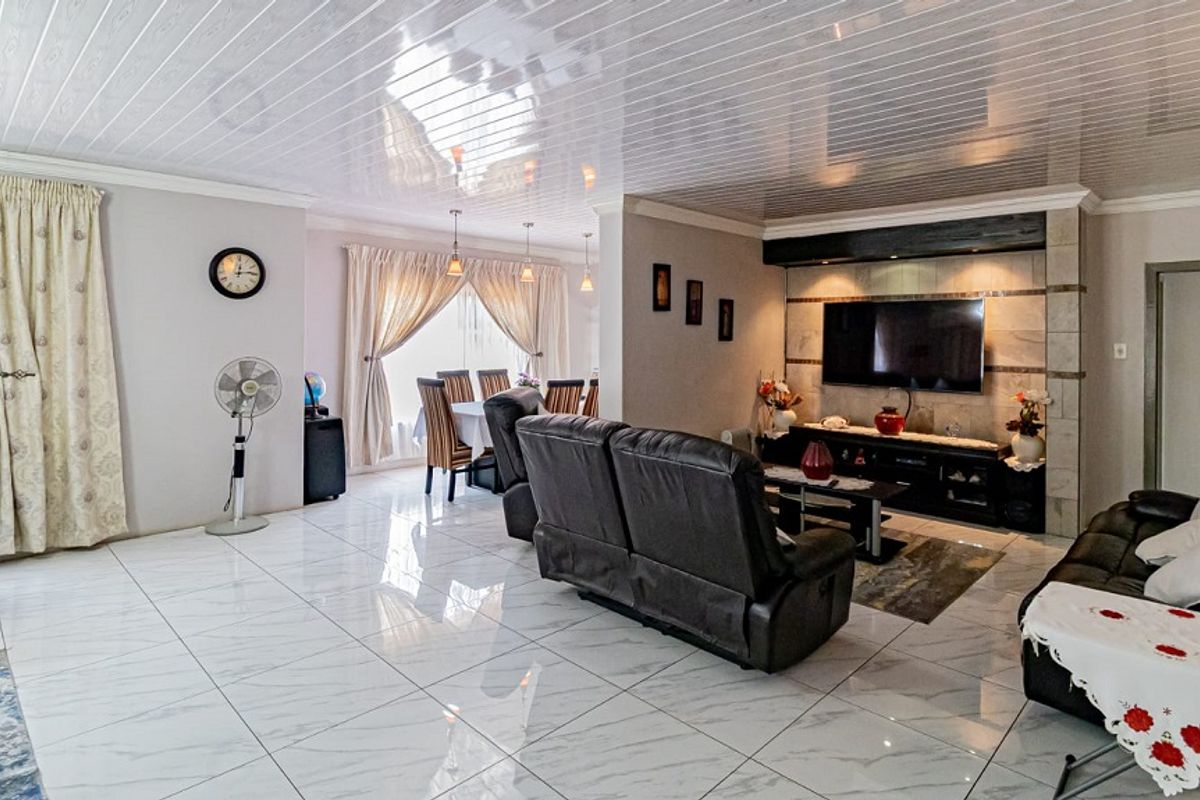 Charming 4 bedroom home in Eden Park, Alberton - Photo 4